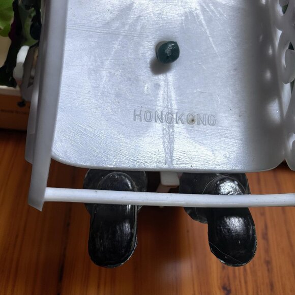 Vintage 1970s Hong Kong Santa in Rocking Chair – Retro Plastic Christmas Decorat - Picture 4 of 4